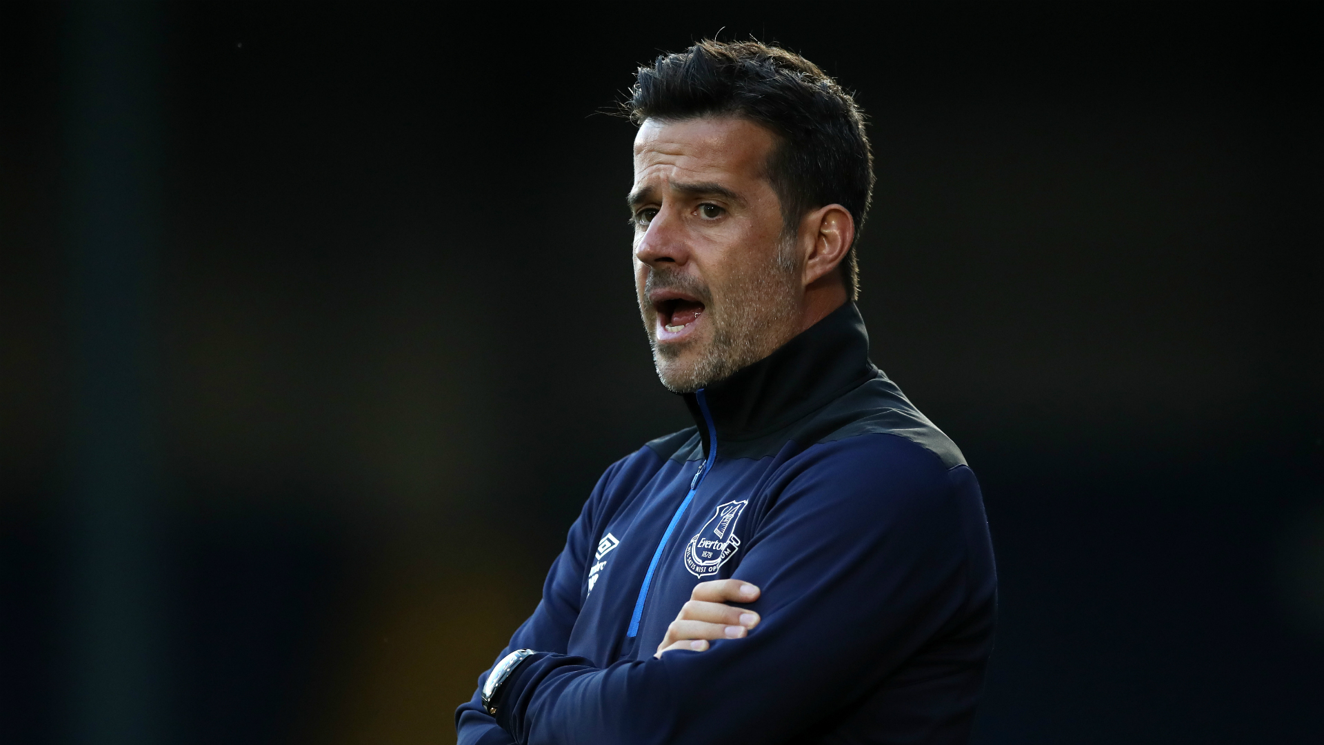 并帮助球队 并帮助球队